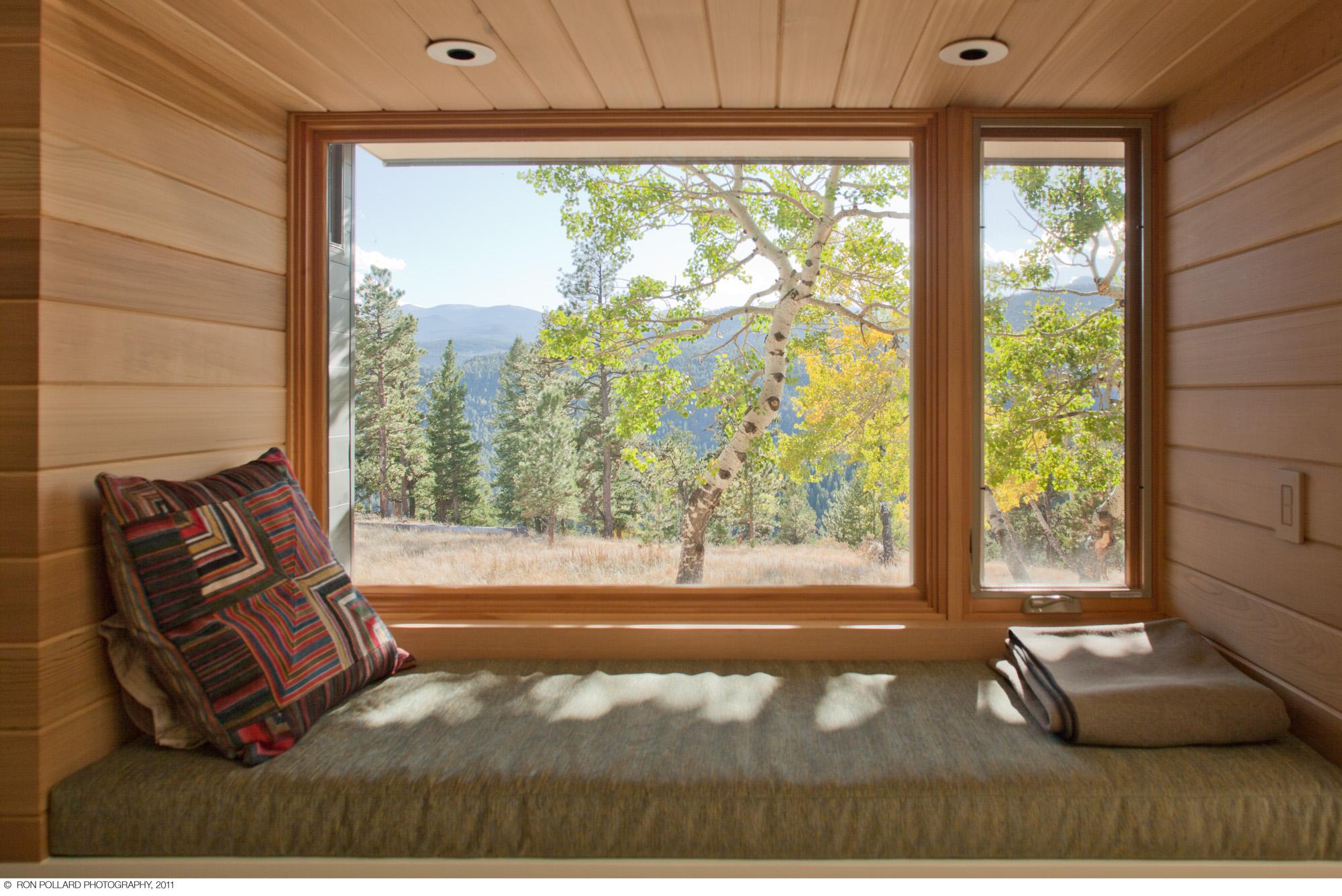 a cushy window seat with a sweeping mountain view at williams ridge